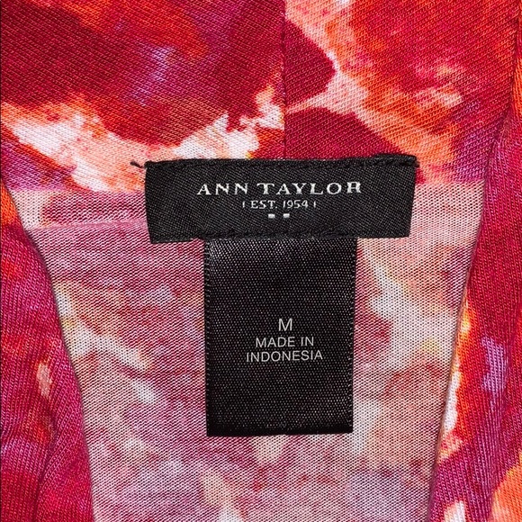 Ann Taylor v-neck T-shirt with twist detail - Picture 2 of 4